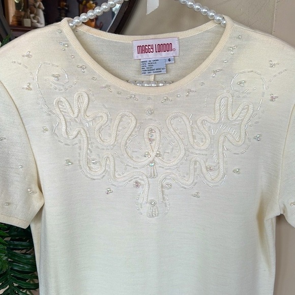 VINTAGE Maggy London Cream Wool Knit Short Sleeve Shift Dress Beaded Appliqué - Picture 4 of 15